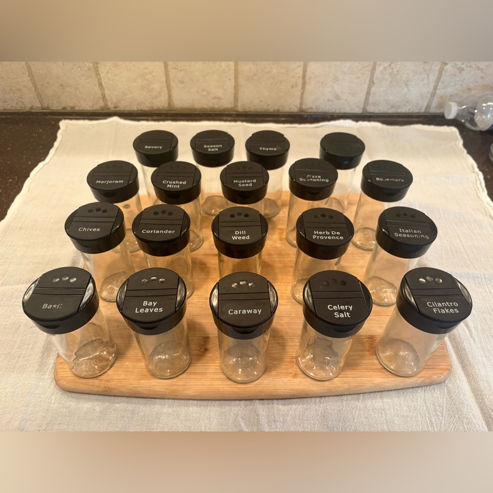 Glass Spice & Herb Jars, empty with lids, lot of 19